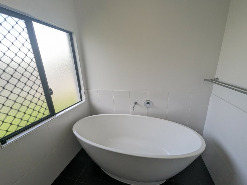 10 Quarterdeck Street, Trinity Beach QLD 4879