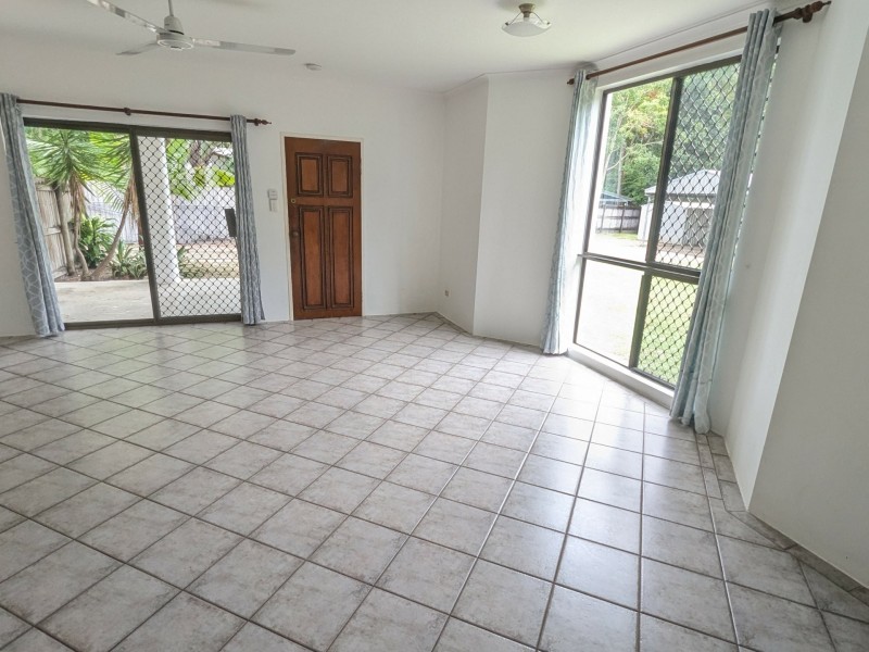 2/64 Baronia Street, Holloways Beach QLD 4878