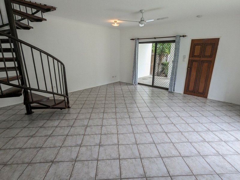 2/64 Baronia Street, Holloways Beach QLD 4878