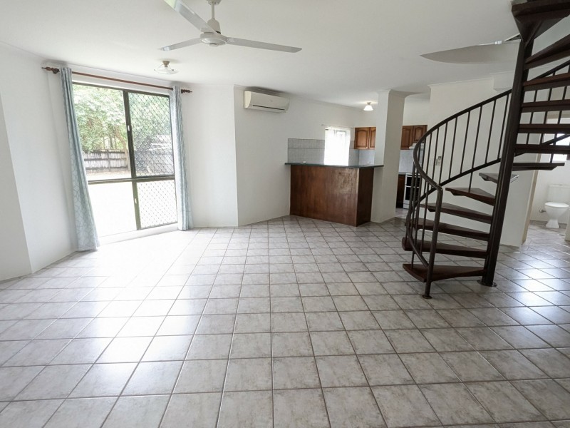 2/64 Baronia Street, Holloways Beach QLD 4878