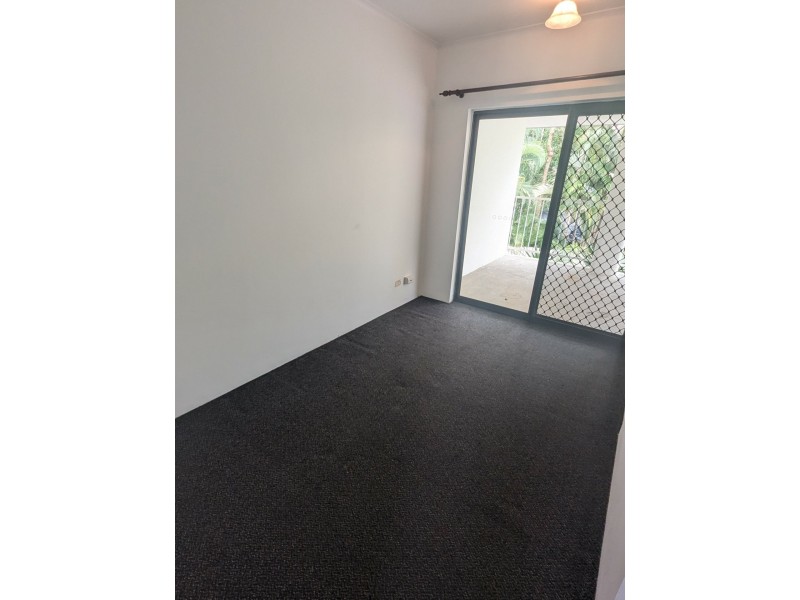 2/64 Baronia Street, Holloways Beach QLD 4878