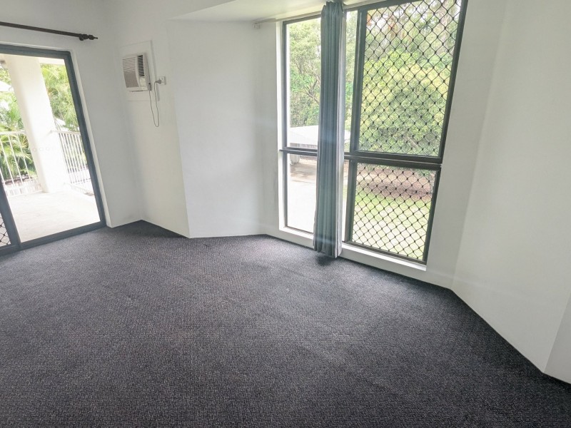 2/64 Baronia Street, Holloways Beach QLD 4878