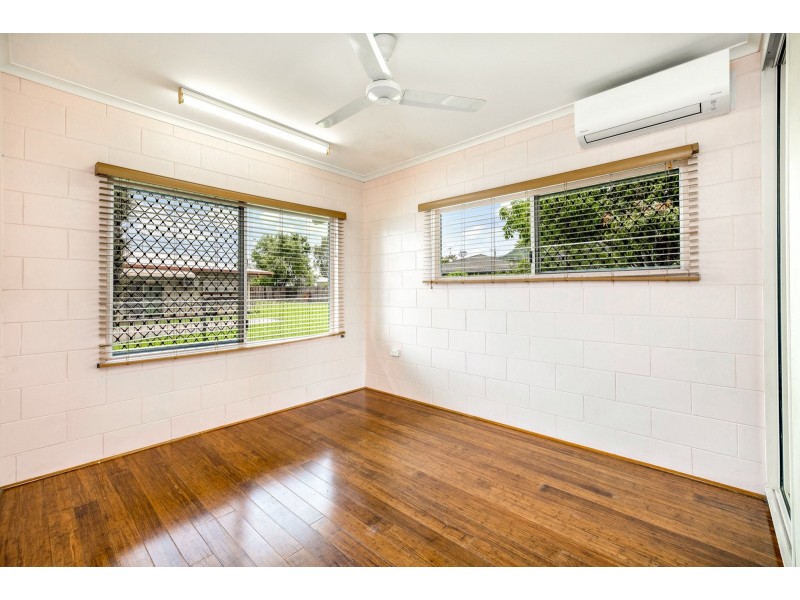 16 Trucano Close, Whitfield QLD 4870