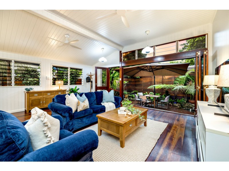 96 Christensen Street, Machans Beach QLD 4878