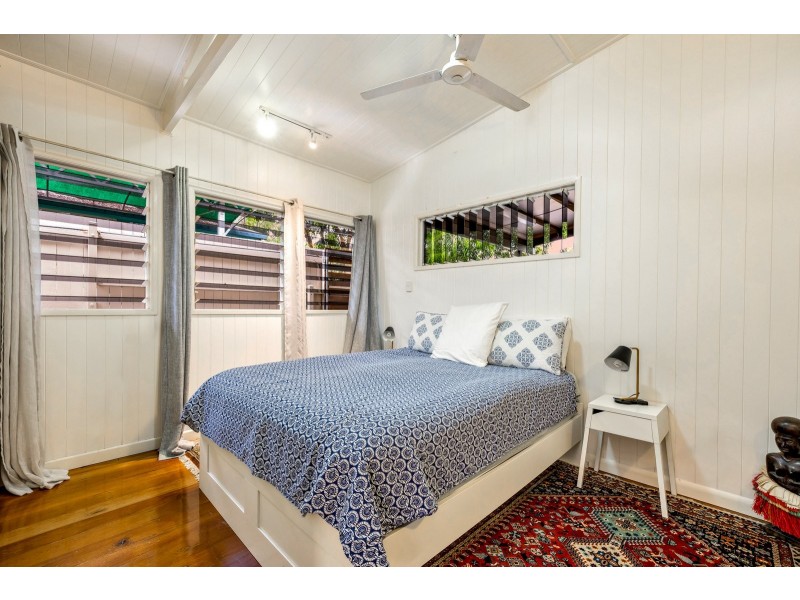 96 Christensen Street, Machans Beach QLD 4878