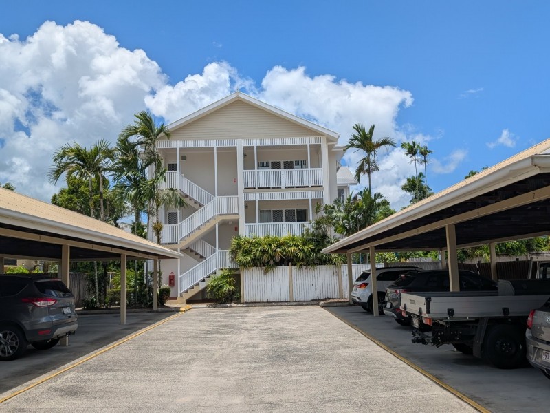 2/8 Clare Street, Parramatta Park QLD 4870