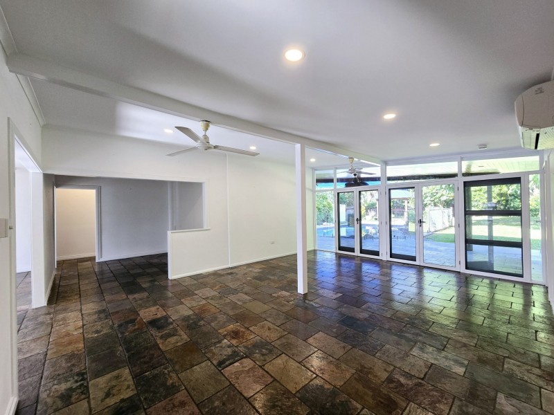 181 Jensen Street, Whitfield QLD 4870