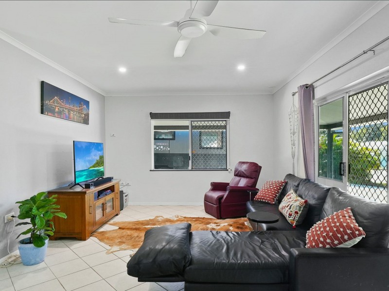 5 Thetford Close, Clifton Beach QLD 4879