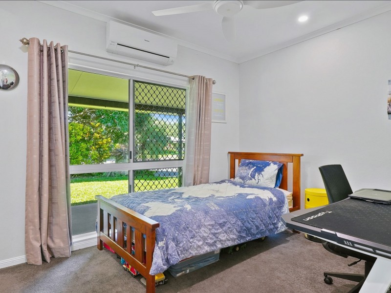 5 Thetford Close, Clifton Beach QLD 4879