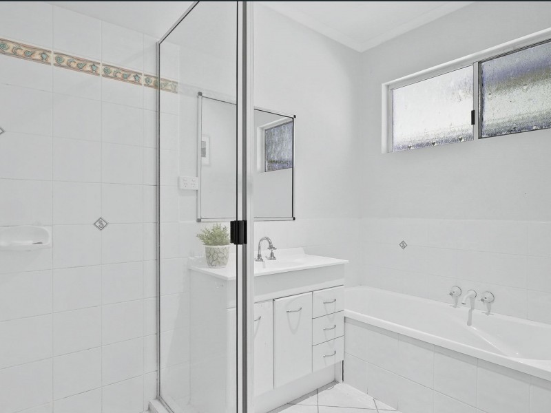 5 Thetford Close, Clifton Beach QLD 4879