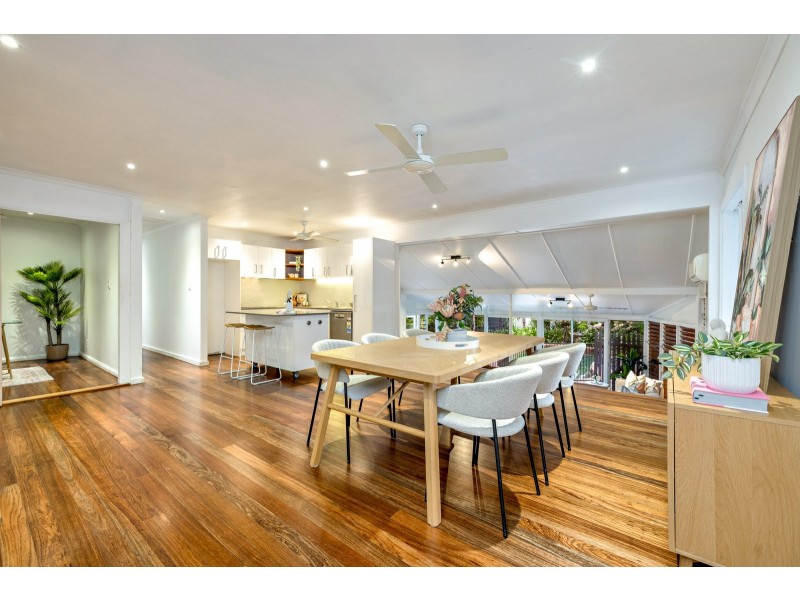 67 Hillview Crescent, Whitfield QLD 4870