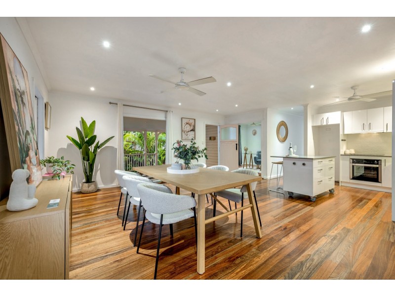 67 Hillview Crescent, Whitfield QLD 4870