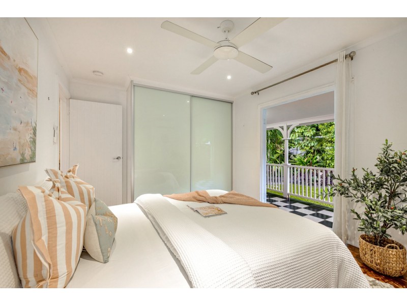 67 Hillview Crescent, Whitfield QLD 4870