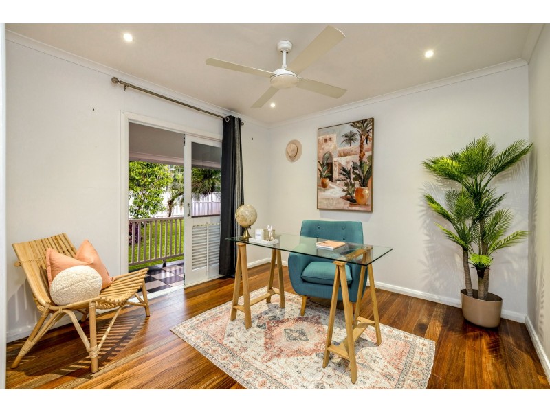 67 Hillview Crescent, Whitfield QLD 4870