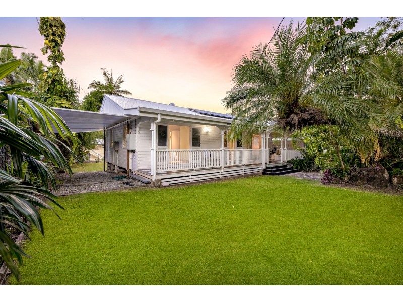 67 Hillview Crescent, Whitfield QLD 4870