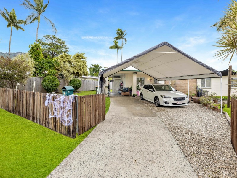 7 Azalea Court,, Mooroobool QLD 4870