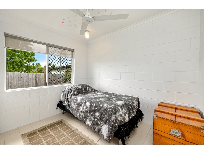 7 Azalea Court,, Mooroobool QLD 4870