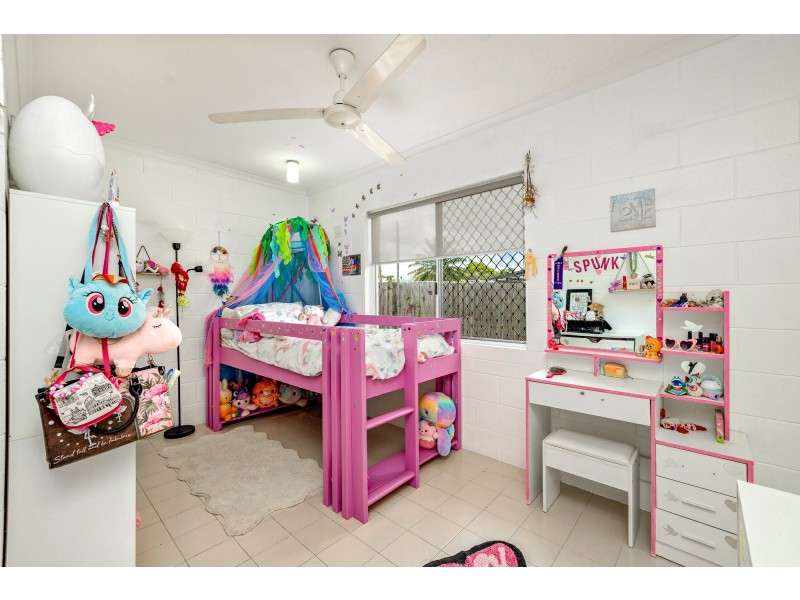 7 Azalea Court,, Mooroobool QLD 4870