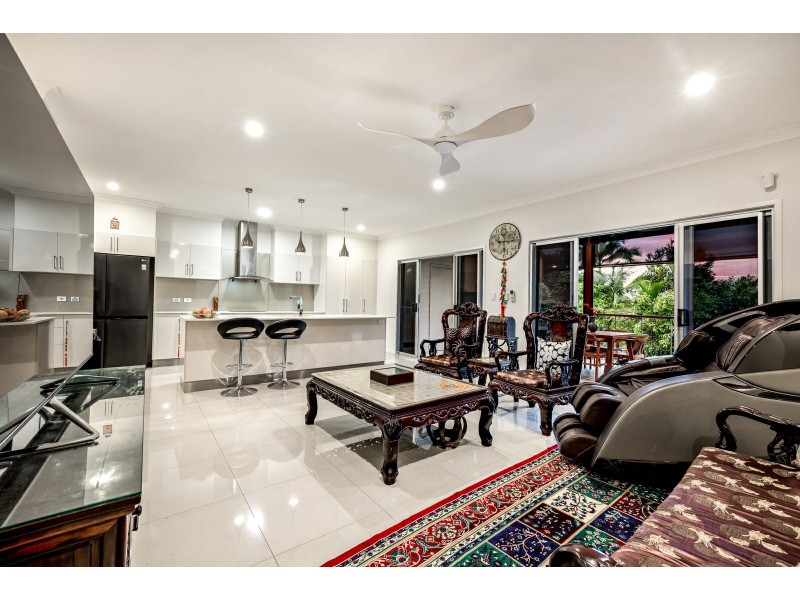 14 Bel-Air Drive, Whitfield QLD 4870