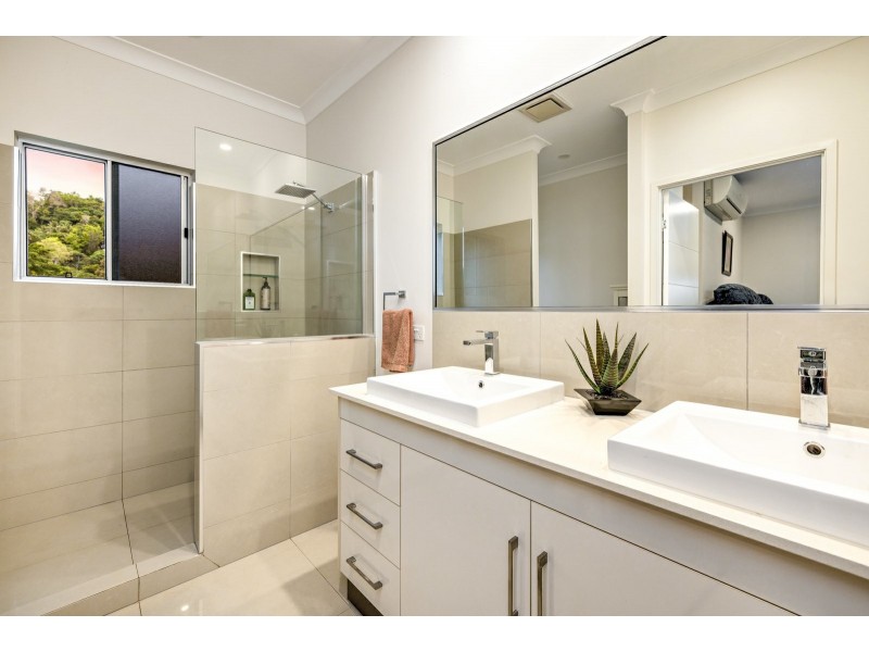 14 Bel-Air Drive, Whitfield QLD 4870