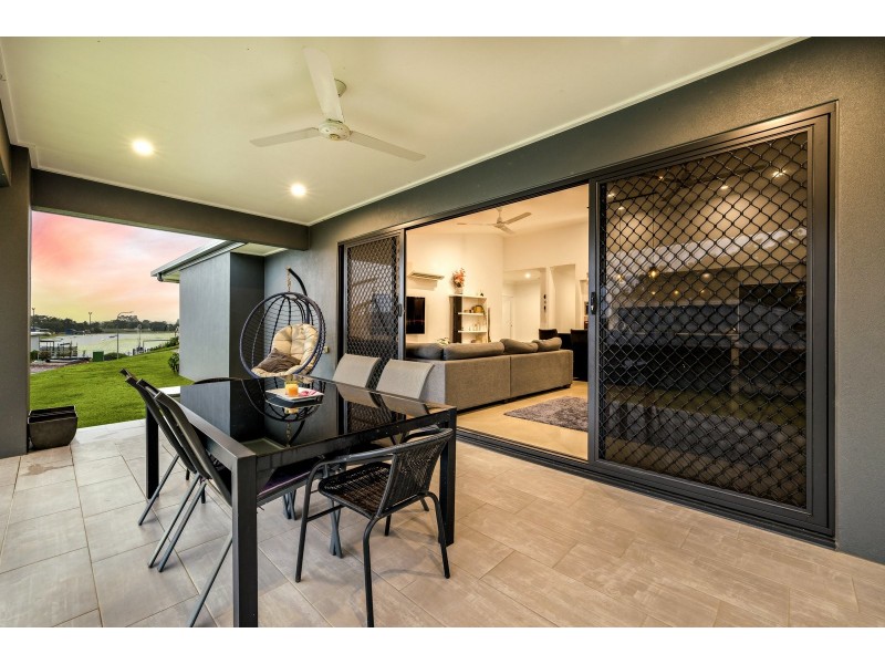 16 Lakeview Street, Smithfield QLD 4878