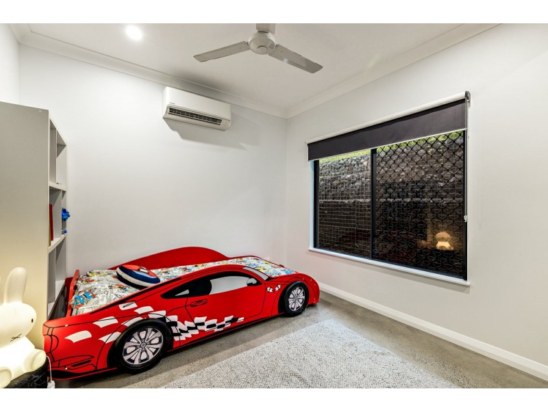 16 Lakeview Street, Smithfield QLD 4878