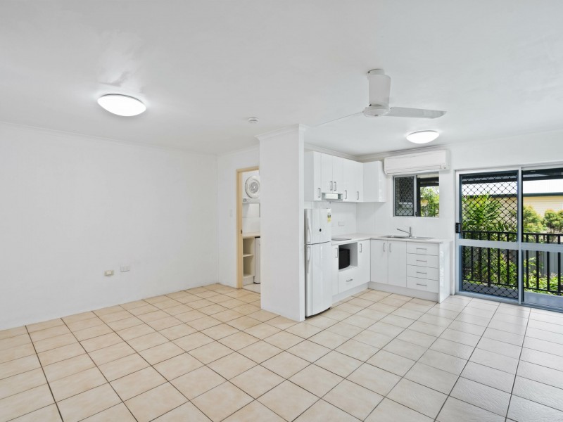 18/394 Mayers Street, Edge Hill QLD 4870