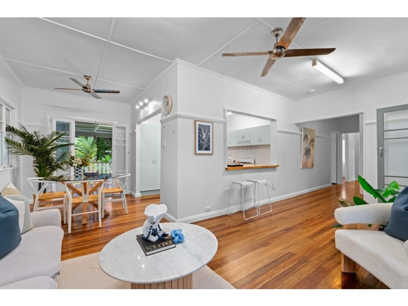 32 Nolan Street, Whitfield QLD 4870