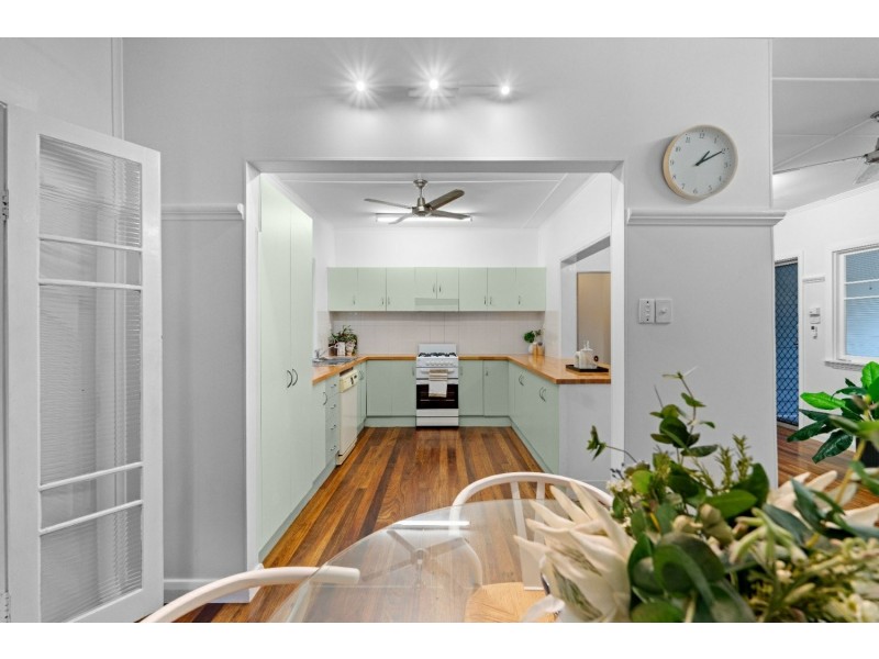 32 Nolan Street, Whitfield QLD 4870