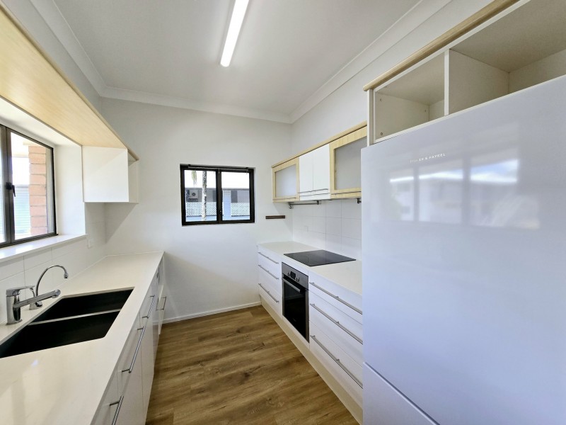 4/271 The Esplanade, Cairns North QLD 4870