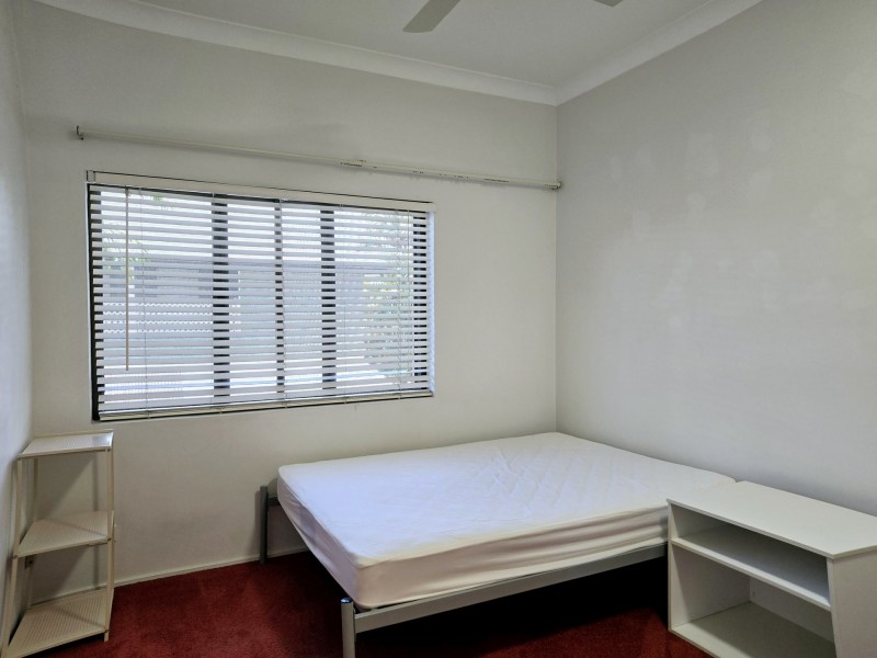 4/271 The Esplanade, Cairns North QLD 4870