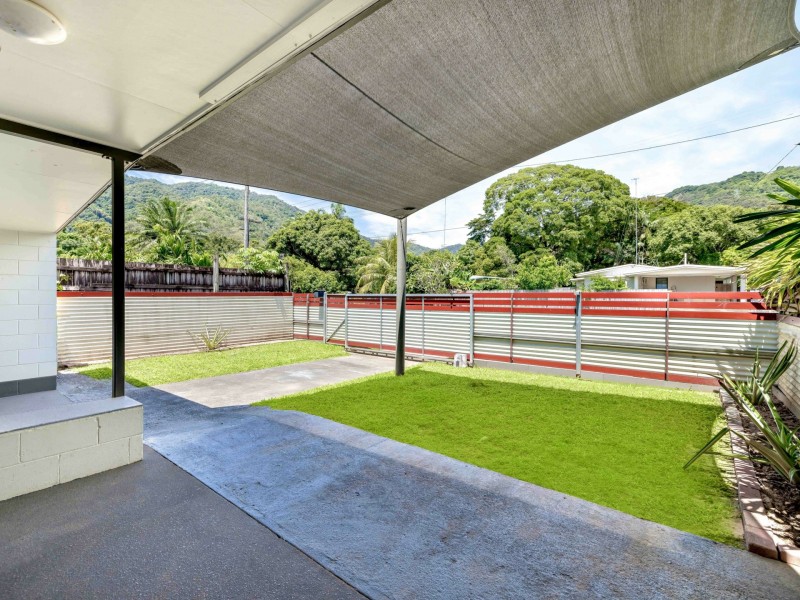 2/12 Valmadre Street, Caravonica QLD 4878