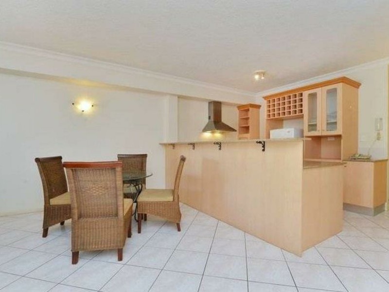 1401/2 Greenslopes Street, Cairns North QLD 4870