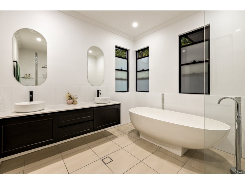 12 Bel-Air Drive, Whitfield QLD 4870