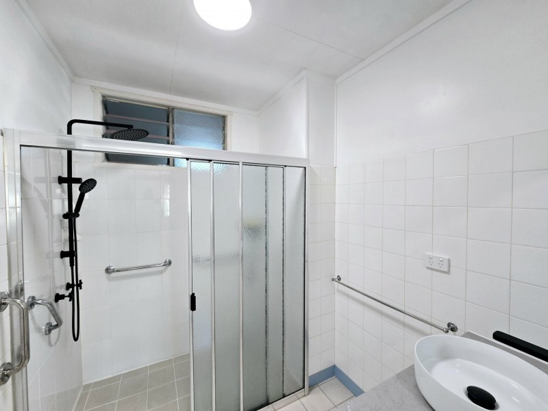 129 Greenslopes Street, Edge Hill QLD 4870