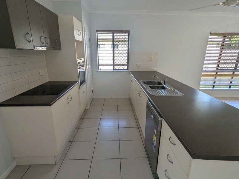 38 Roderick Street, Bentley Park QLD 4869