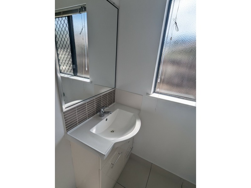 38 Roderick Street, Bentley Park QLD 4869