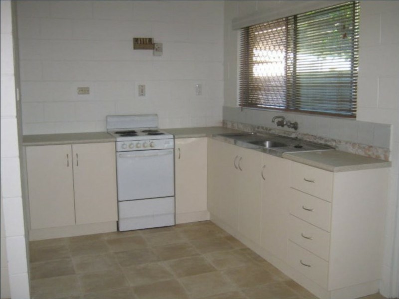 2/230 Grafton Street, Cairns North QLD 4870