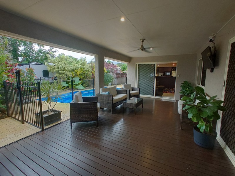 25 St Albans Close, Brinsmead QLD 4870