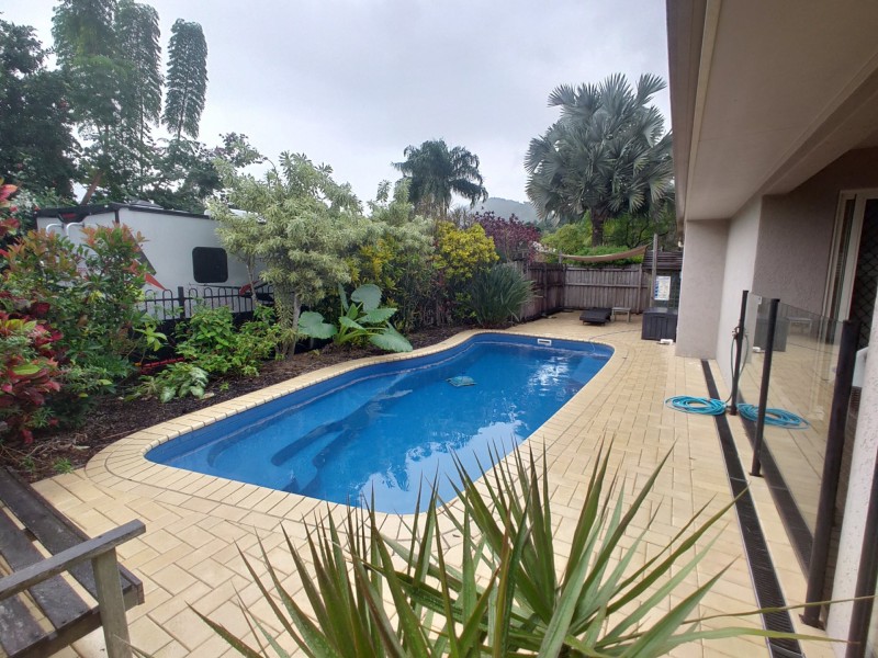 25 St Albans Close, Brinsmead QLD 4870