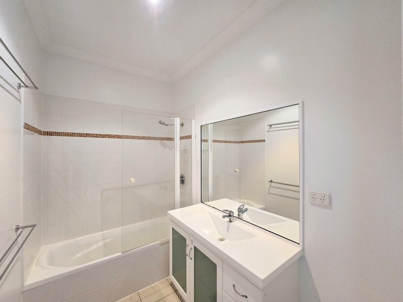 4/9 Grantala Street, Manoora QLD 4870