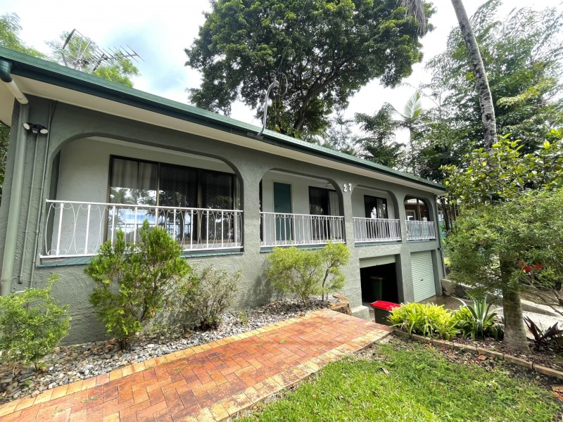27 Behan Street, Stratford QLD 4870