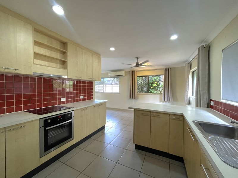 27 Behan Street, Stratford QLD 4870