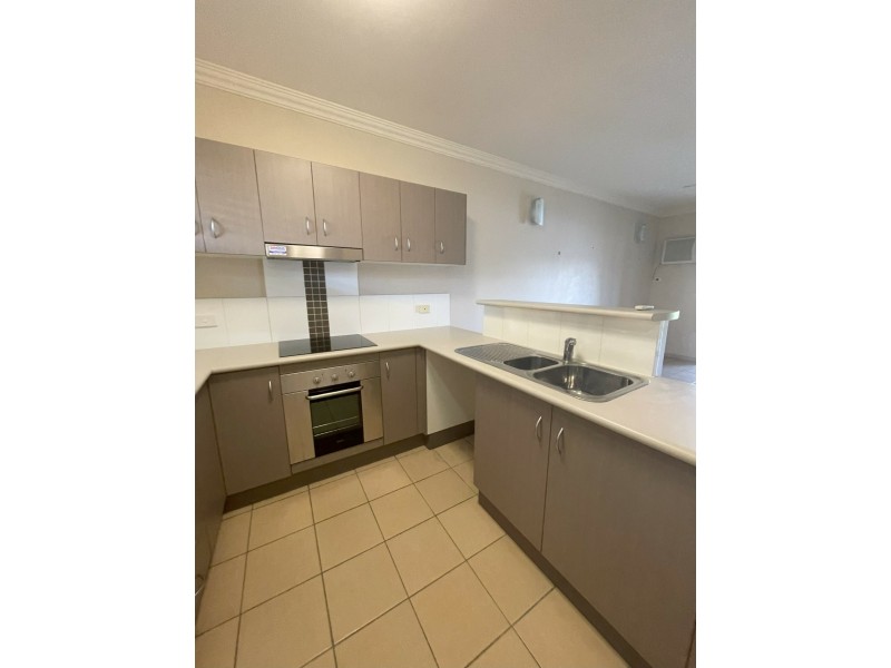 207/2-8 Centenary Close, Manoora QLD 4870
