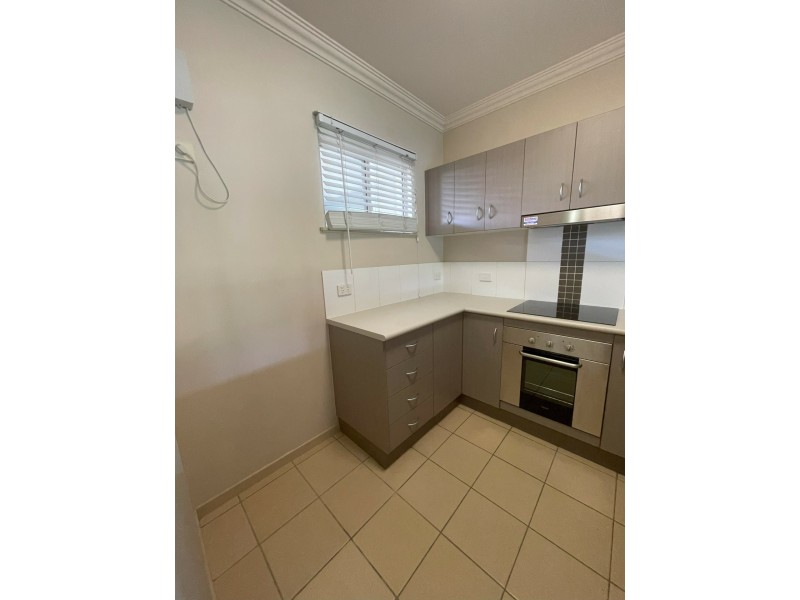 207/2-8 Centenary Close, Manoora QLD 4870