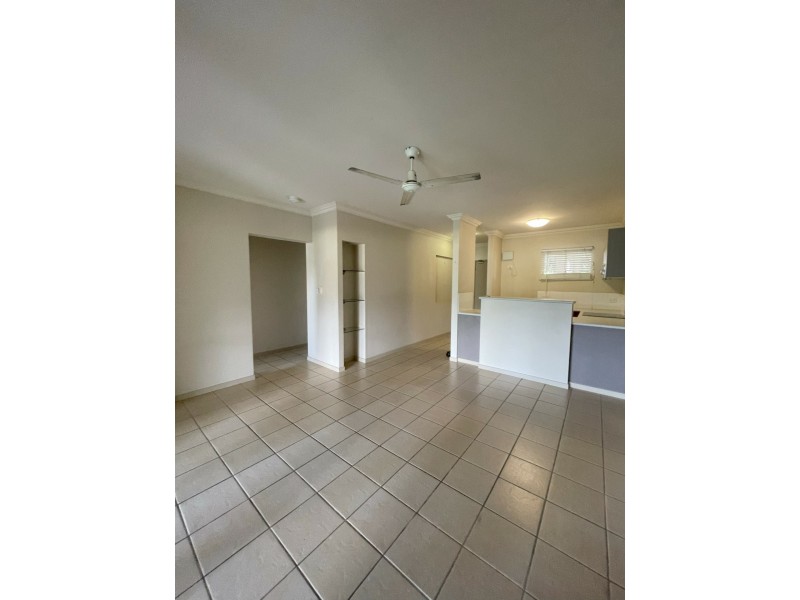 207/2-8 Centenary Close, Manoora QLD 4870