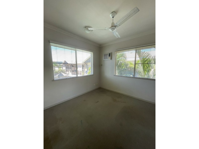 207/2-8 Centenary Close, Manoora QLD 4870