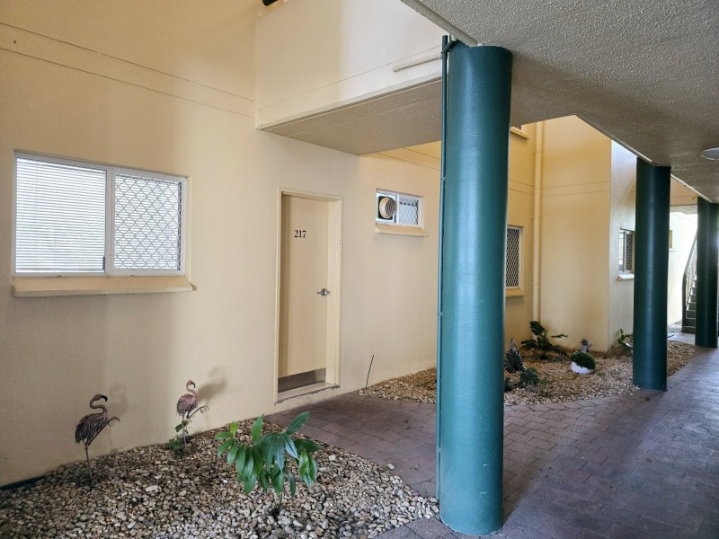 217/191 McLeod Street, Cairns North QLD 4870