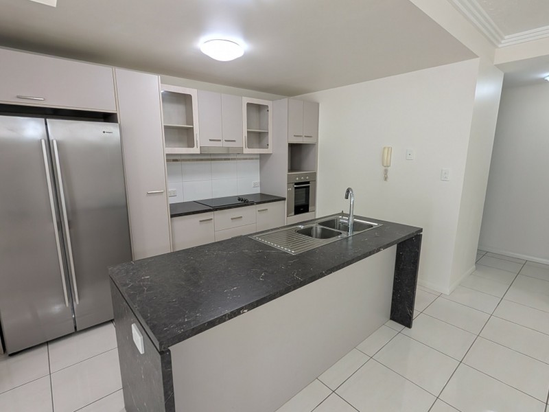 4/15 McLean Street, Cairns North QLD 4870