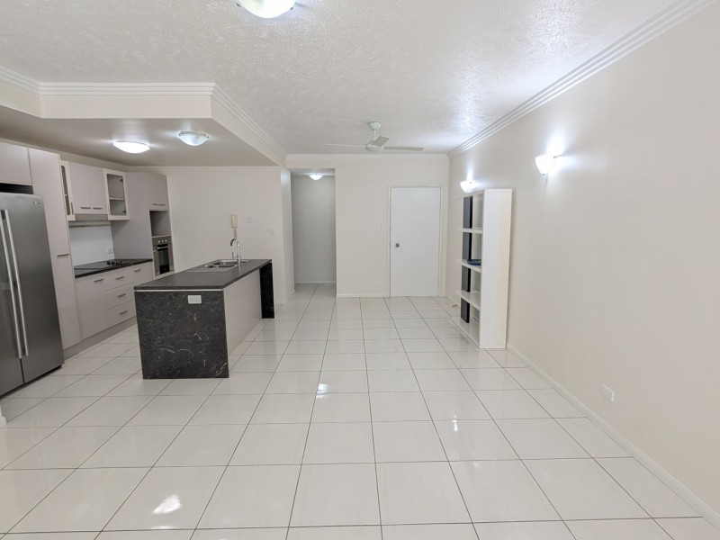 4/15 McLean Street, Cairns North QLD 4870